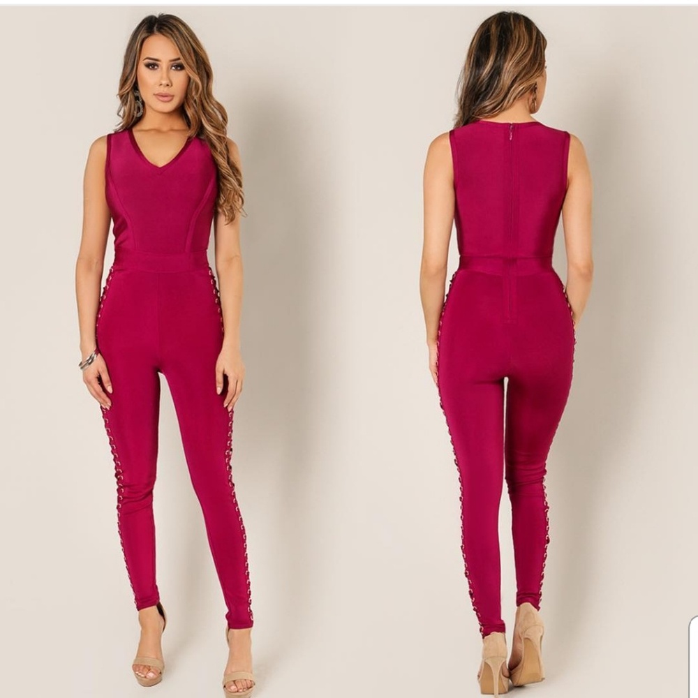 GORGEOUS JUMPSUIT LACEUP SIDE
